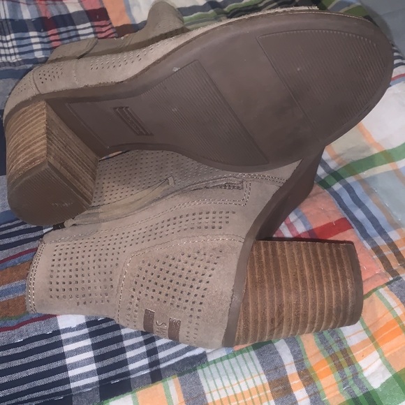 TOMS Tan booties - Picture 8 of 8